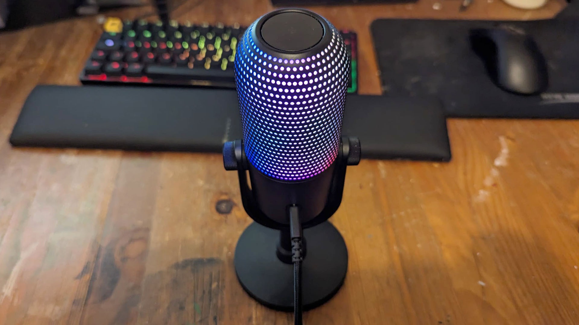 Razer Seiren V3 Chroma評論