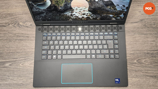 Alienware M16 R2 review: Keyboard and trackpad